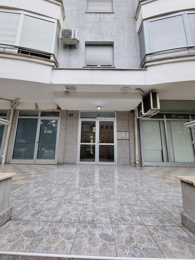 One Bedroom Centre Apartment Podgorica Exterior foto